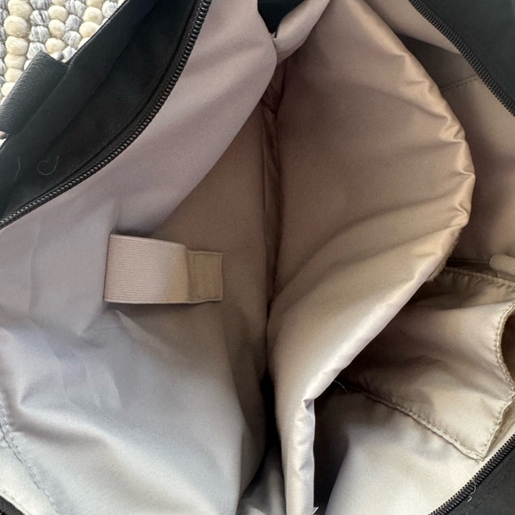 Baggallini Black Any Day Tote - Picture 4 of 5